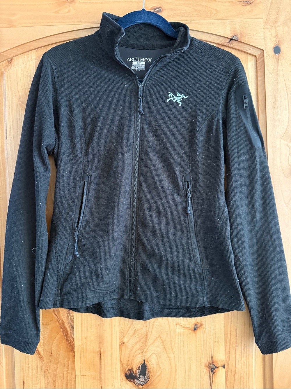 Arc'teryx Women's Black Full-Zip Grid Fleece Jacket with Light Logo
